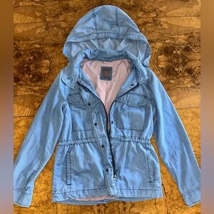 Gap Women’s Demin Cinch Waist Jacket with Packable Hood - X-Small